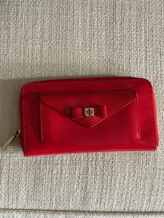 Tory Burch Red Patent Leather Bow Wallet Zip Around Clutch Gold Logo Designer - Picture 4 of 8